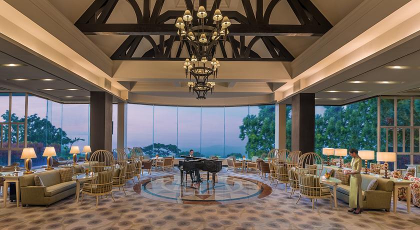 Taal Vista Hotel Tagaytay City Eksteriør billede The lobby