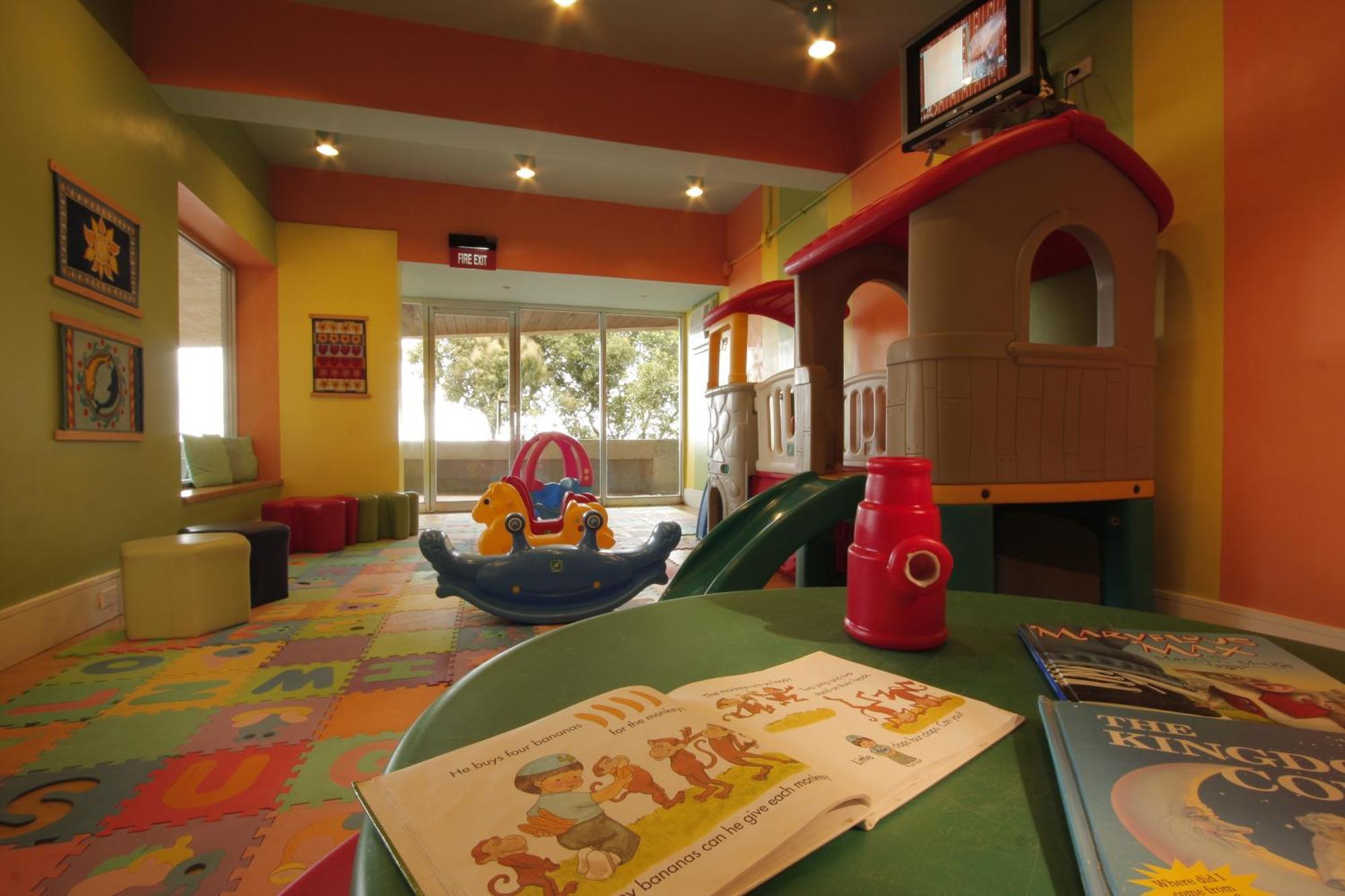 Taal Vista Hotel Tagaytay City Eksteriør billede A children's area at a hotel
