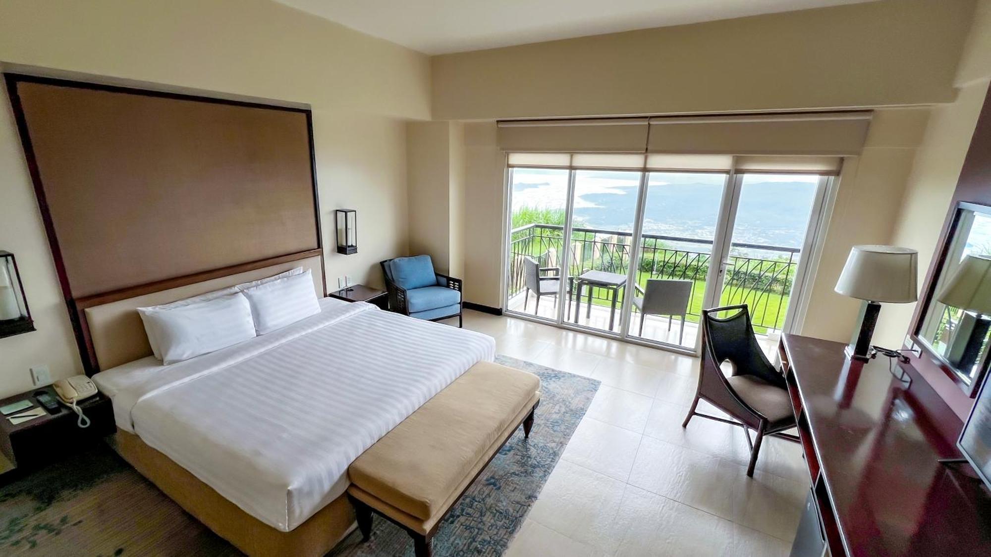 Taal Vista Hotel Tagaytay City Eksteriør billede Deluxe Ocean View Room