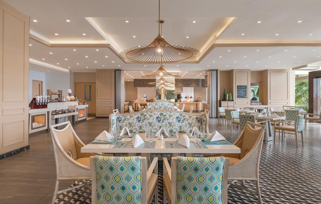 Taal Vista Hotel Tagaytay City Eksteriør billede The Beach Club