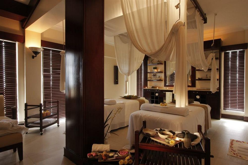 Taal Vista Hotel Tagaytay City Eksteriør billede A spa at the Four Seasons Resort, Seychelles