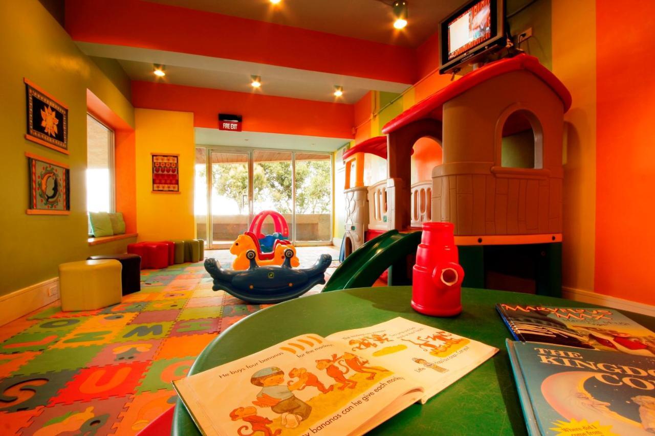 Taal Vista Hotel Tagaytay City Eksteriør billede A children's area at a hotel